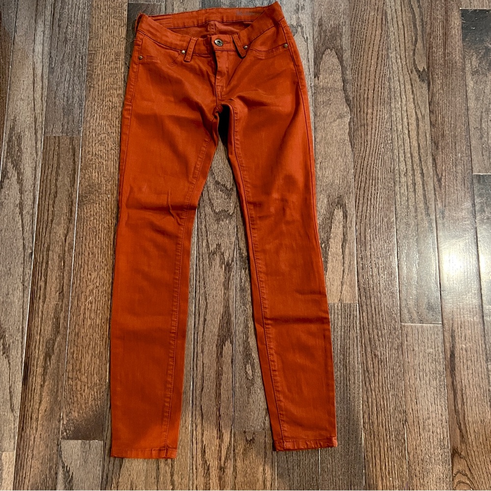 Mint condition skinny pants, size 25.